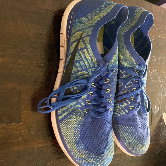 Nike Free 4.0 Flyknit - Picture 2 of 4